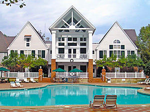 williamsburg-vacation-resort-club-house-pool